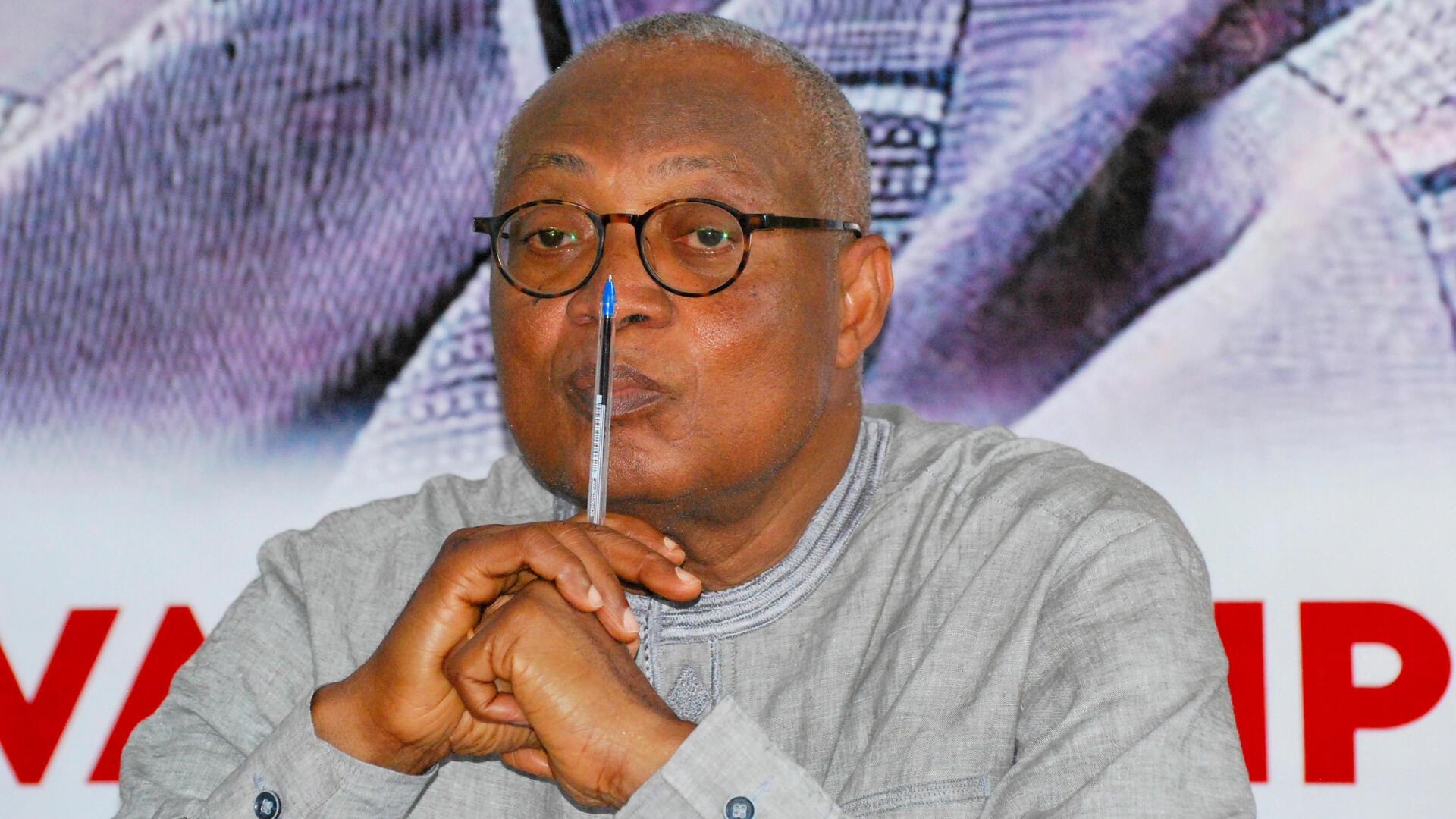 TOGO | Fabre dispense un cours magistral de « Science Po » au Préfet Kossi Agbodan