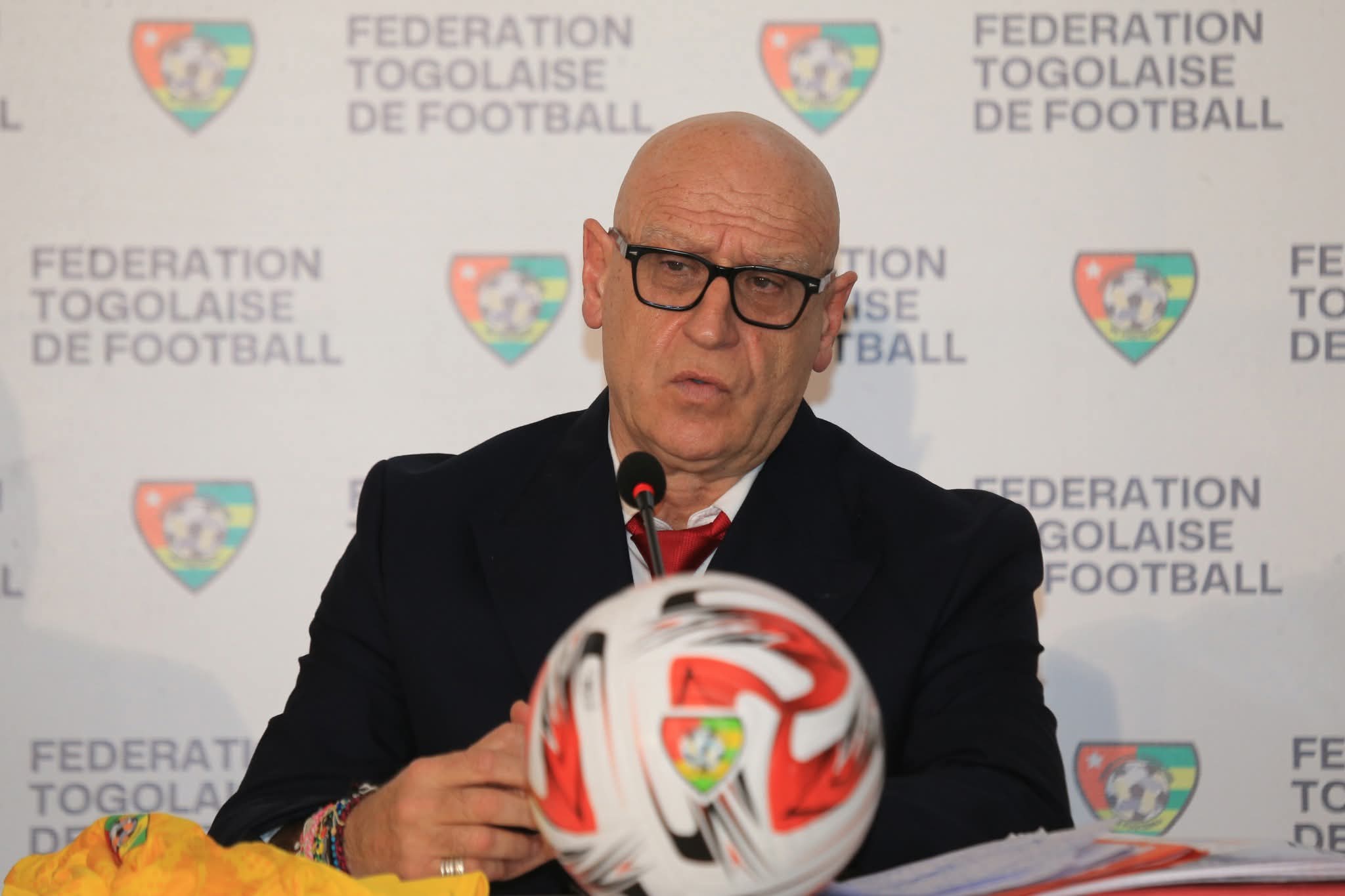 Eperviers du Togo | « Je prendrai mes responsabilités. Des responsabilités fortes (…) Je ne reculerai devant rien » : Patrice Neveu affiche ses intentions...