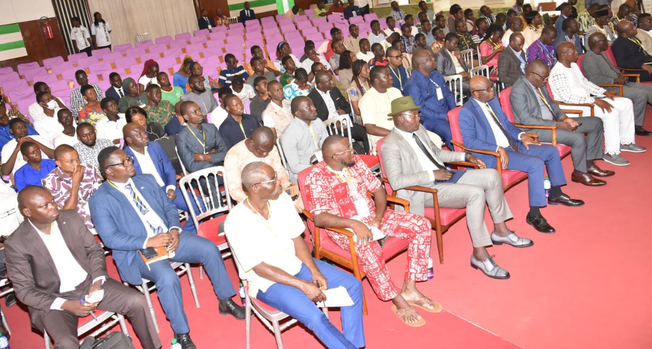 Société | Protection de l’enfant dans les États d’Afrique noire francophone : A Kara, Prof. Akodah Ayewadan et des experts ont réfléchi sur la question...